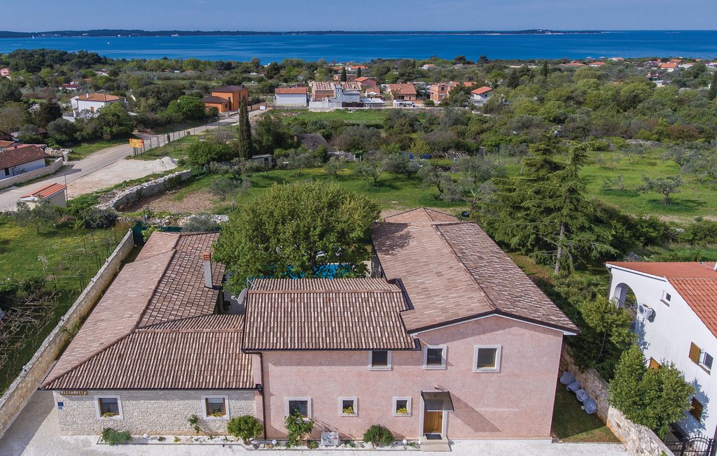 Luxus immobilien agentur Farkaš, zu verkaufen, stein villa, 300 m von strandt, Pula, Istrien, Kroatien, 13