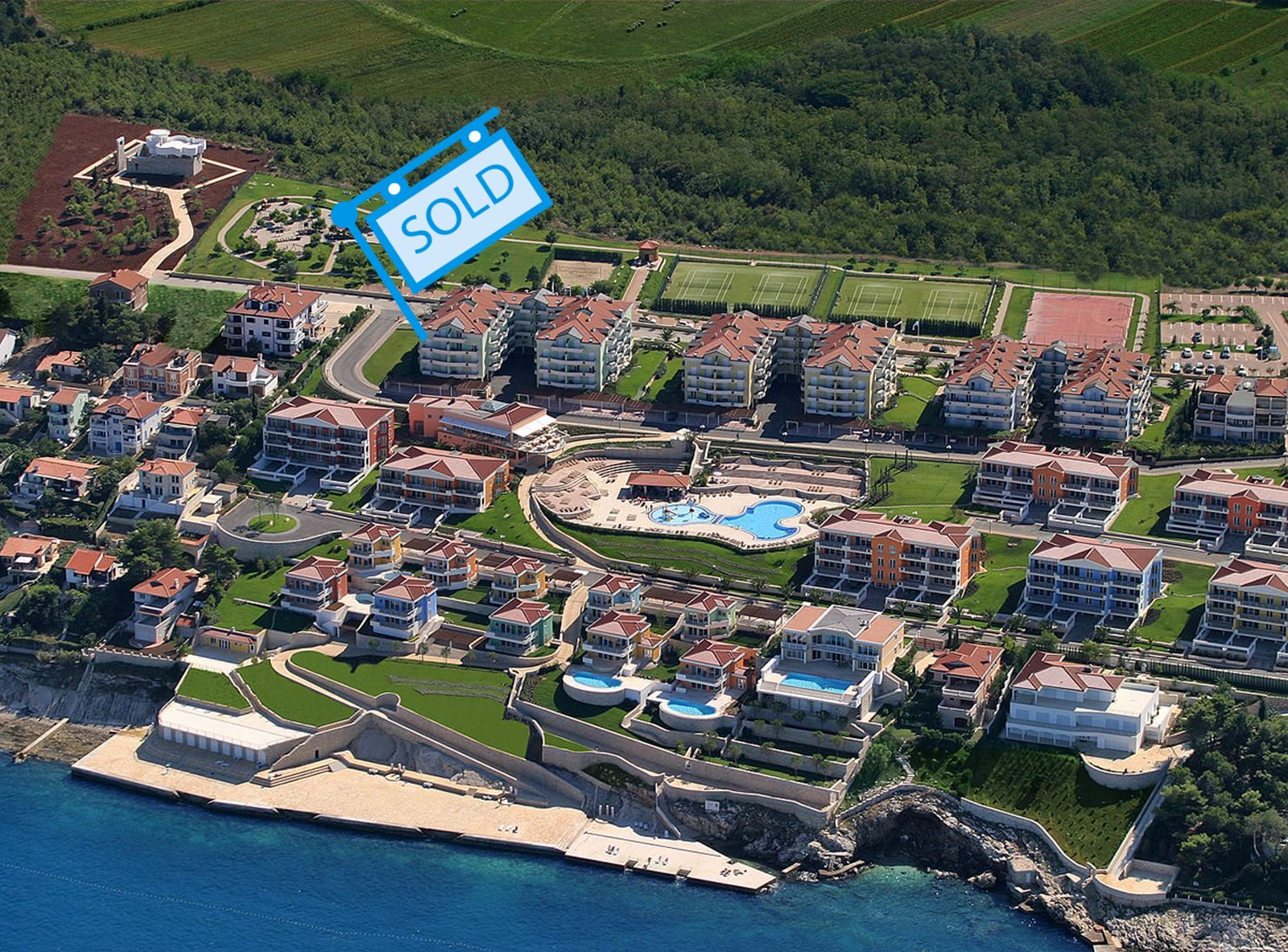 Luxury apartments Istria Farkaš sell duplex with beautiful sea view in golf resort, Umag