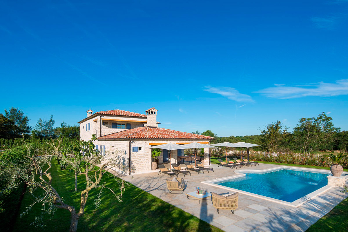 Luxury villas Istria Farkaš is selling a new stone villa with pool, poreč, surroundings