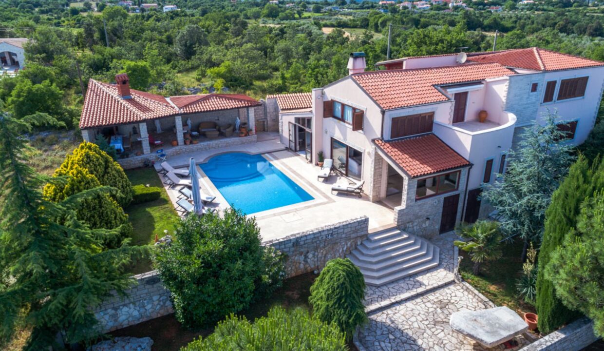 Luxus villa zu verkaufen neben Marčana, Farkaš luxusimmobilien Istrien