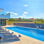 Moderne villa mit pool neben Poreč zu verkaufen, Luxusimmobilien Farkaš Istrien