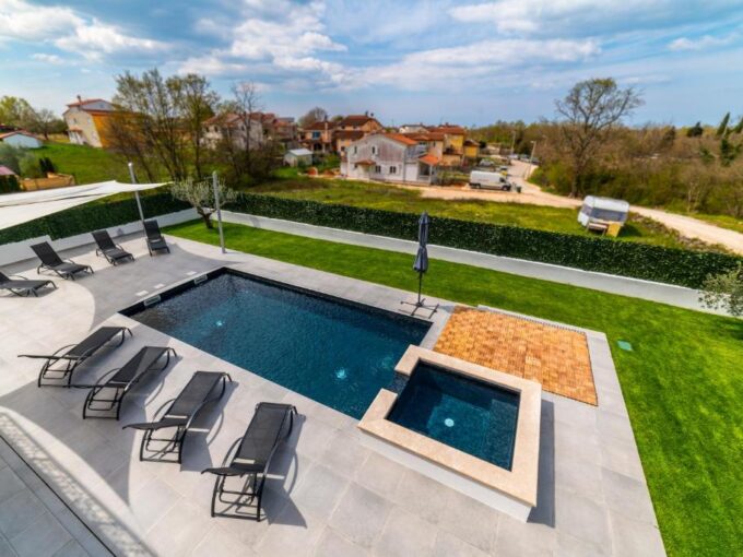New Modern villa 4 km from Poreč for sale