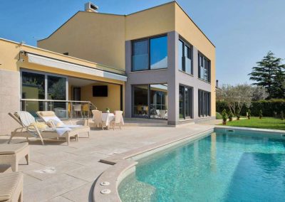 Modern villa with pool on sale 100 m from the sea, Pula surroundings