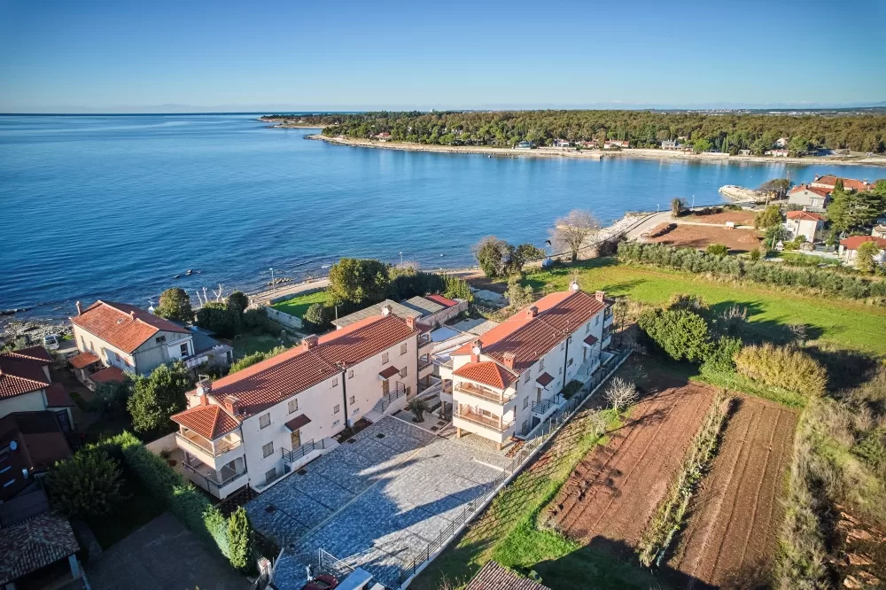 Opportunitty! Newly built apartments for sale 30 m from the beach, Umag surroundings