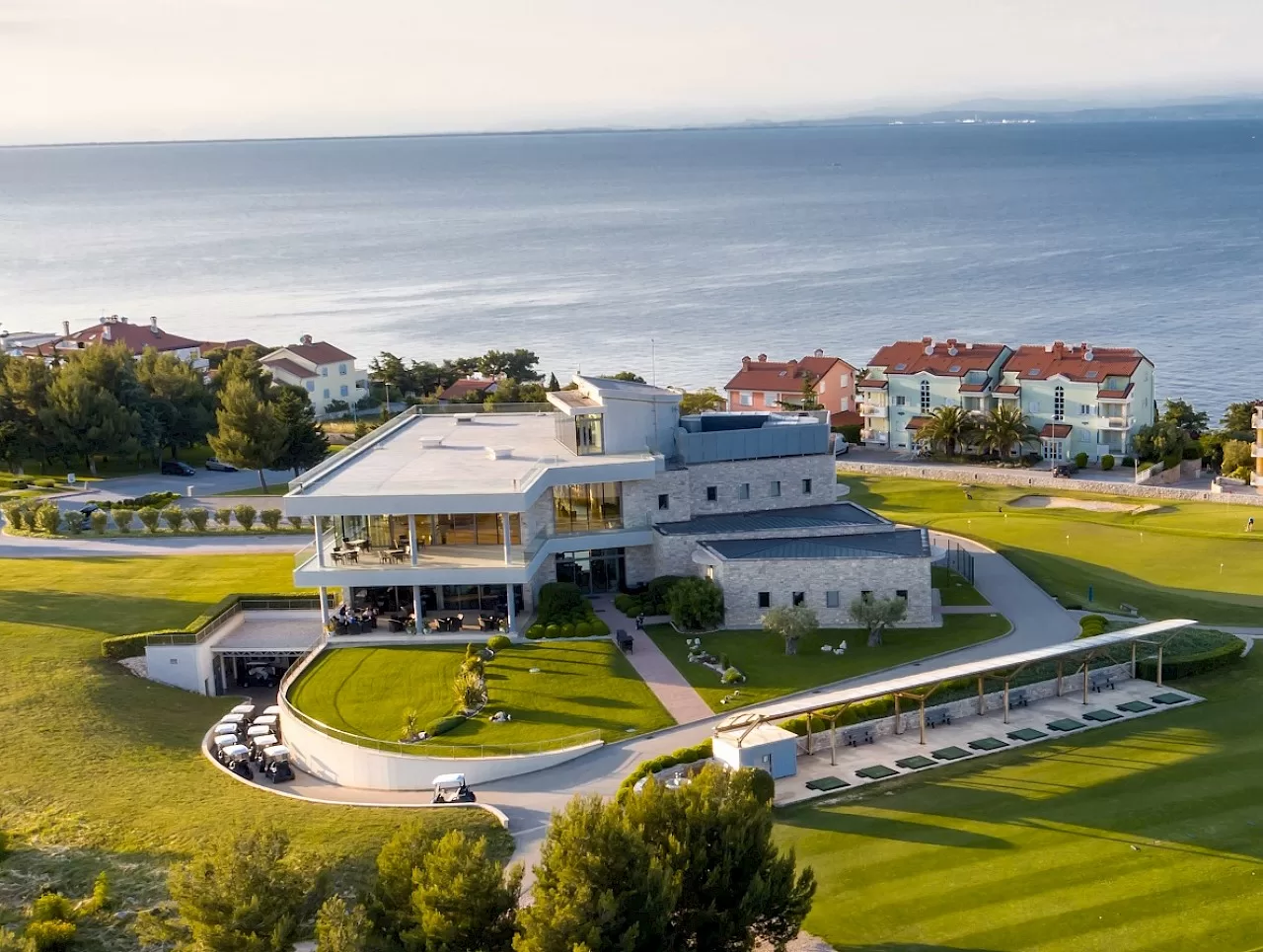 Golf adriatic umag, club haus, luxusimmobilien istrien farkaš